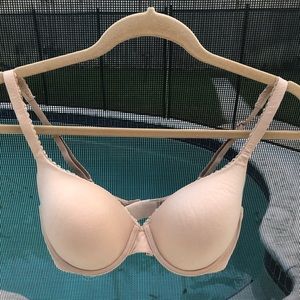 VICTORIAS SECRET BODY LINED NUDE BRA SZ 34 D